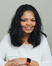 A headshot of Shruthi Sreenivasa-Murthy